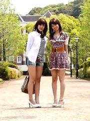 Rimu Endo and Ueno Misaki show off